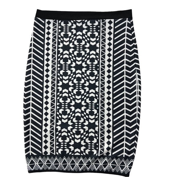 TWO piece geometric print pencil skirt and crop top - Picture 8 of 14